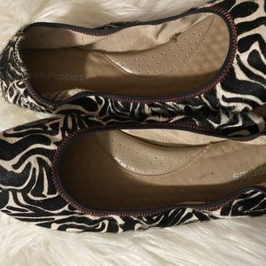 Hush Puppies flats, Great condition 11